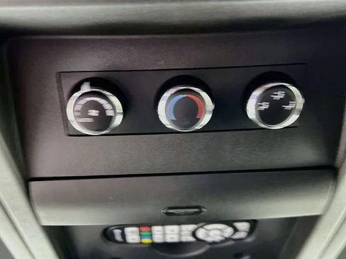 Used 2018 Dodge Grand Caravan SXT w/ Driver Convenience Group FWD image 26