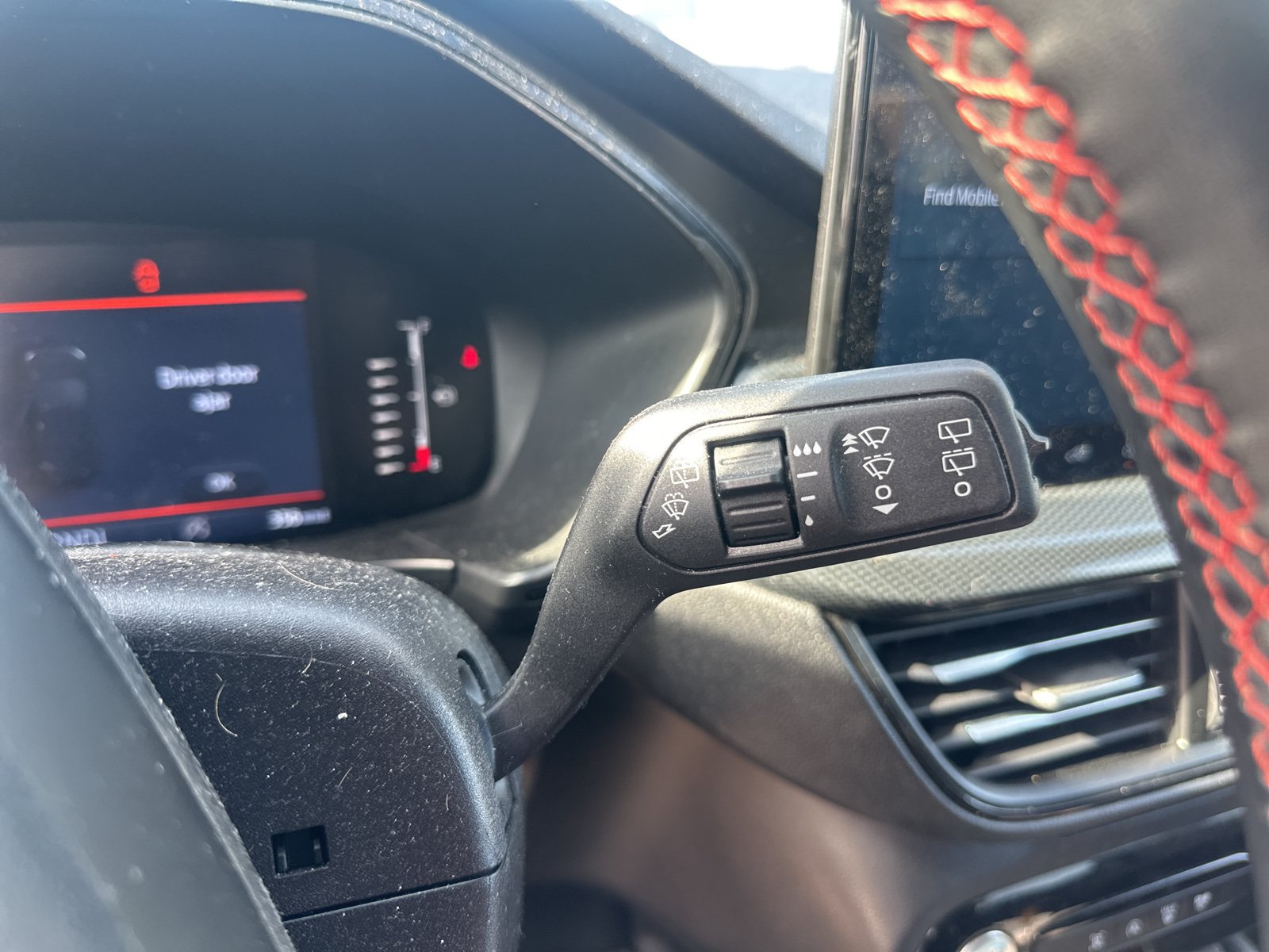 Used 2024 Ford Escape ST-Line w/ Tech Pack #1 FWD image 17