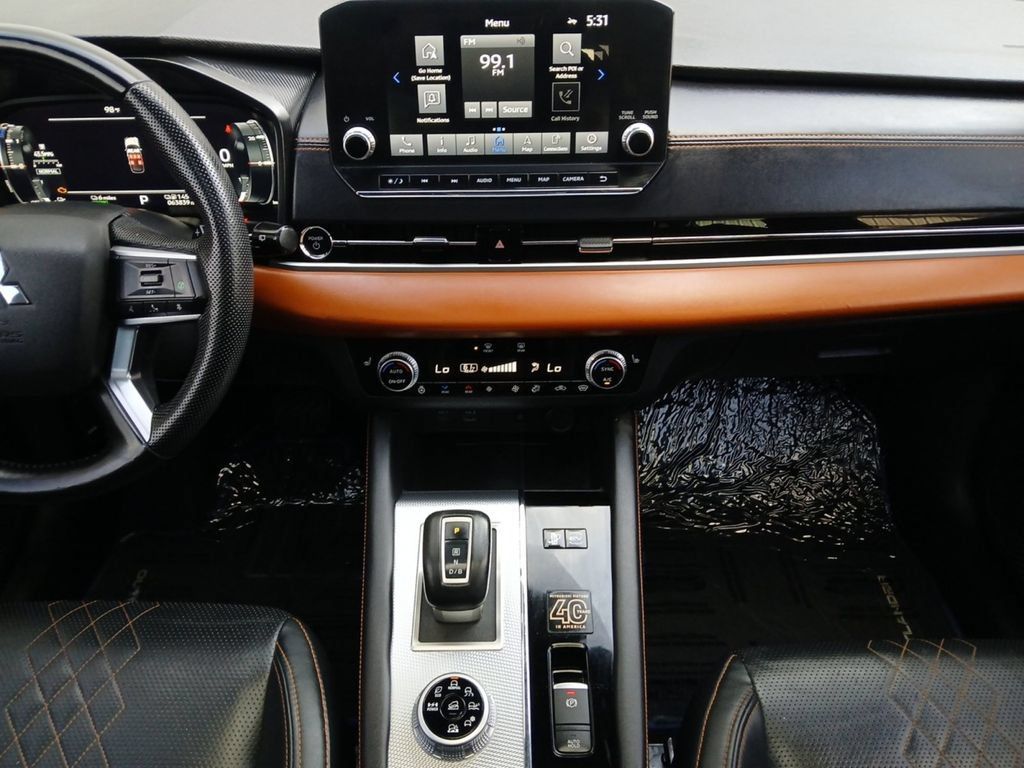 Used 2023 Mitsubishi Outlander SEL 40th Anniversary AWD/4WD image 3
