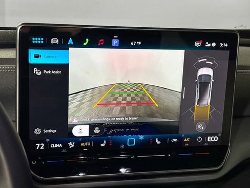 Certified 2025 Volkswagen ID.4 Pro image 18