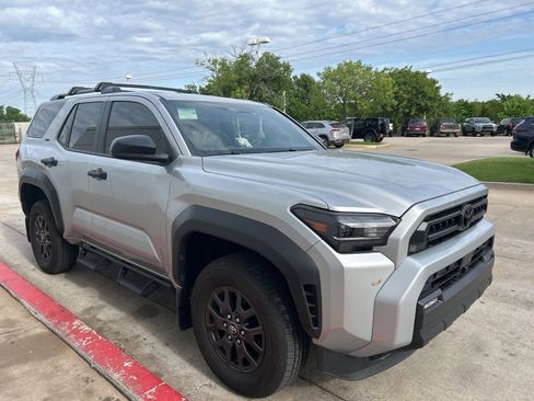 Used 2025 Toyota 4Runner SR5 AWD/4WD image 3