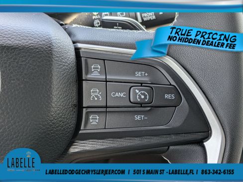 Used 2024 Jeep Grand Cherokee Laredo AWD/4WD image 22