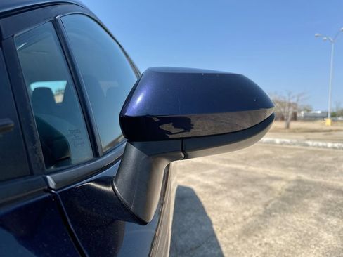 Used 2021 Toyota Corolla LE image 11