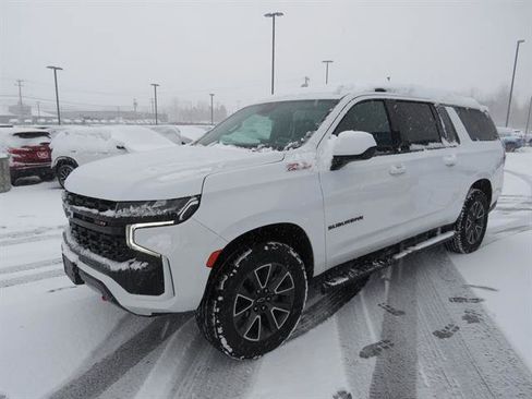Used 2024 Chevrolet Suburban Z71 image 6