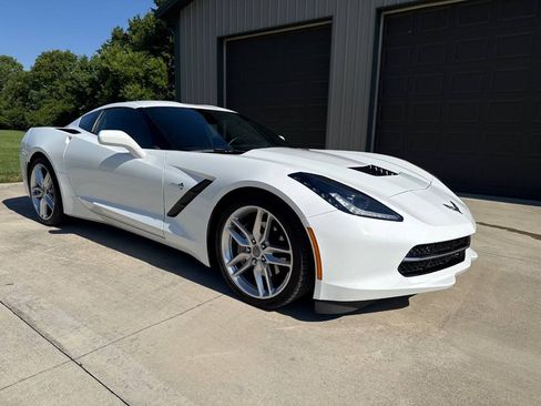 Used 2019 Chevrolet Corvette Stingray Coupe w/ 1LT RWD image 65