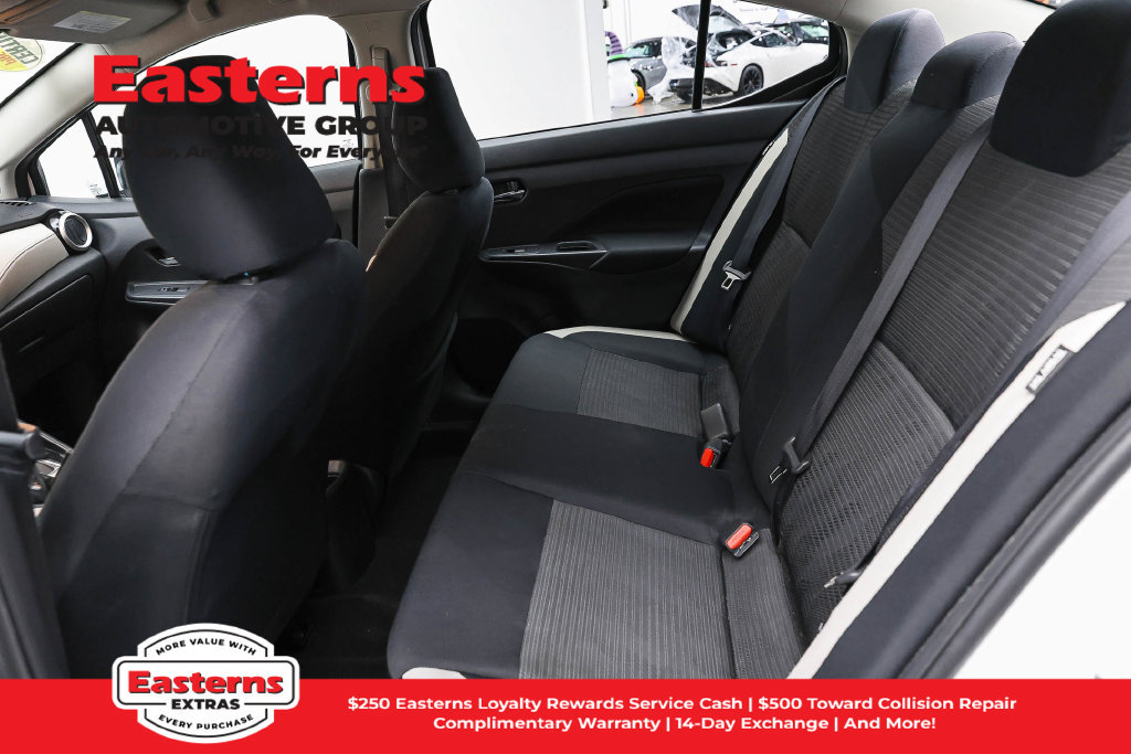 Used 2022 Nissan Versa SV FWD image 22