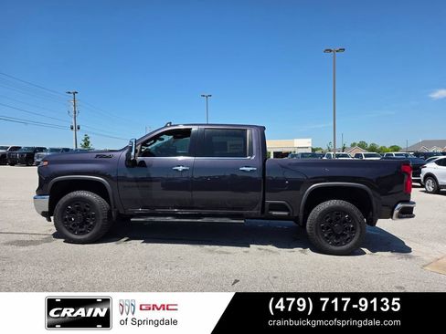 Used 2024 Chevrolet Silverado 2500 LTZ w/ LTZ Plus Package AWD/4WD image 4