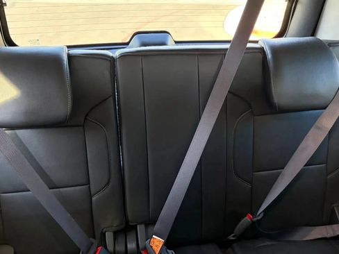 Used 2016 GMC Yukon SLT RWD image 15