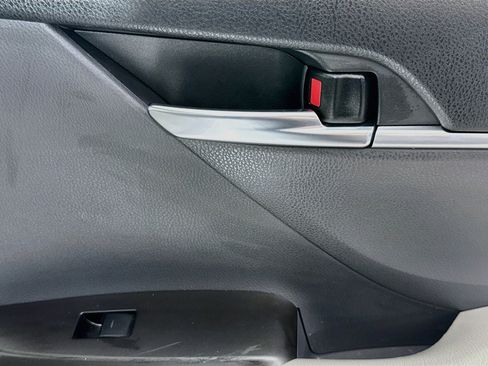 Used 2022 Toyota Camry SE FWD image 28