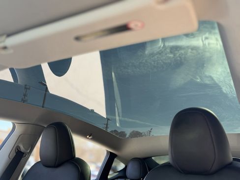 Used 2024 Tesla Model Y Long Range image 50