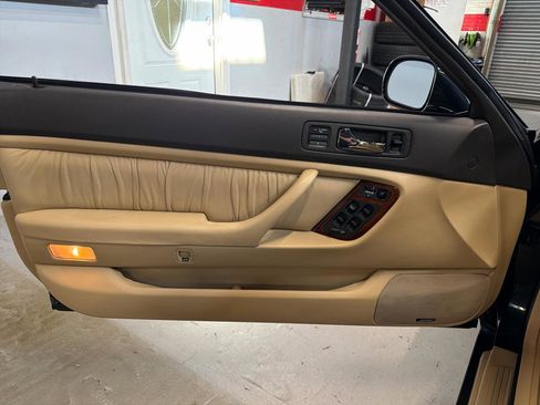 Used 1991 Acura Legend LS FWD image 16