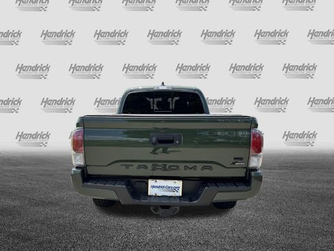 Used 2022 Toyota Tacoma TRD Sport AWD/4WD image 9