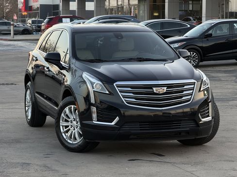 Used 2018 Cadillac XT5 FWD image 3
