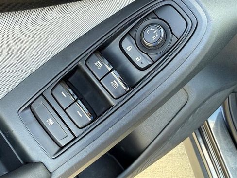 Used 2018 Subaru Crosstrek 2.0i Premium w/ Eyesight System image 14