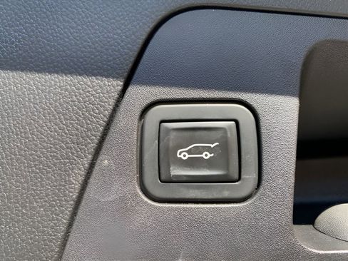 Used 2017 Buick Envision Essence AWD/4WD image 12