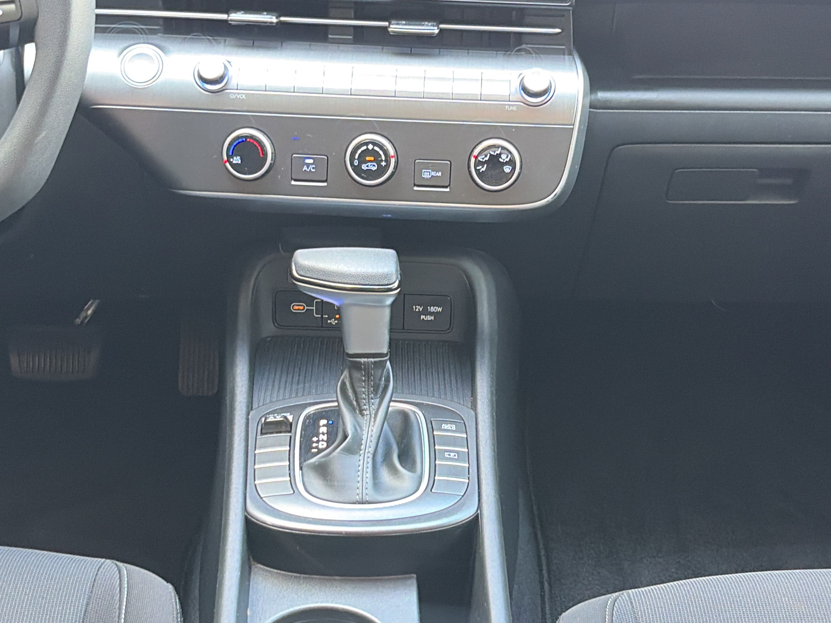 Certified 2024 Hyundai Kona SE FWD image 16