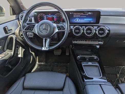 Used 2025 Mercedes-Benz CLA 250 image 14