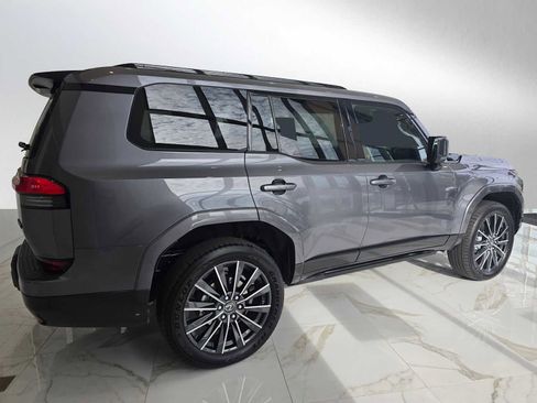 New 2026 Lexus GX 550 image 2