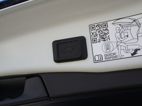 Certified 2022 Toyota RAV4 XSE image 16