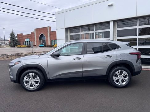 Used 2024 Chevrolet Trax LS w/ Driver Confidence Package image 2