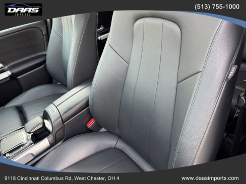 Used 2021 Mercedes-Benz GLB 250 4MATIC w/ Premium Package image 11