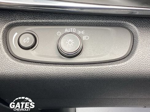 Used 2025 Buick Envista Preferred FWD image 20