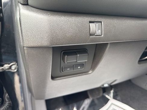 Used 2026 Chevrolet Colorado Z71 w/ Z71 Convenience Package 2 AWD/4WD image 15