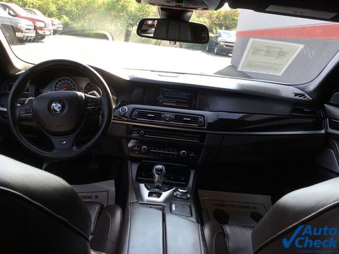 Used 2013 BMW M5 image 22