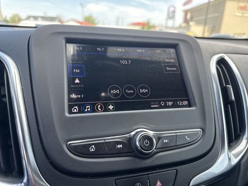 Used 2022 Chevrolet Equinox LT FWD image 16