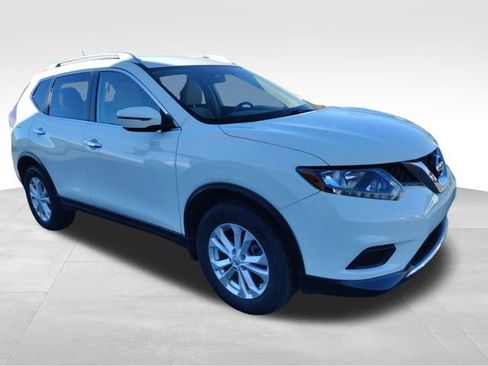 Used 2016 Nissan Rogue SV image 8