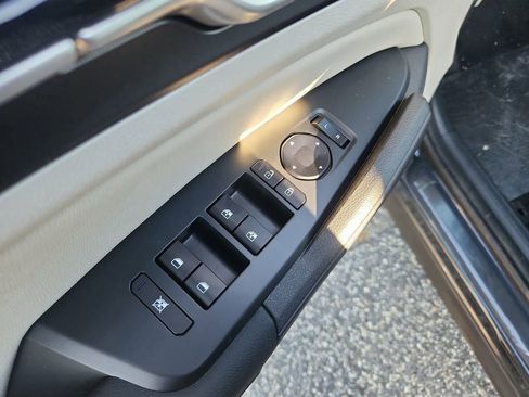 New 2026 Kia Sportage EX w/ EX Panoramic Sunroof Package image 12