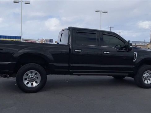 Used 2022 Ford F350 Platinum image 2