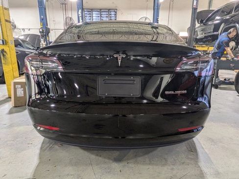 Used 2022 Tesla Model 3 Performance image 4