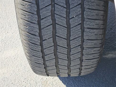 Used 2022 GMC Yukon Denali w/ Advanced Technology Package image 11