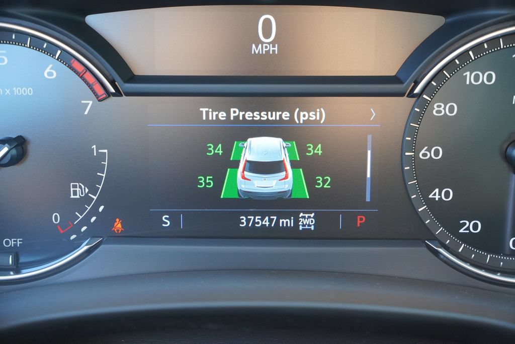 Certified 2023 Cadillac XT4 Premium Luxury w/ LPO, ONYX Package AWD/4WD image 39