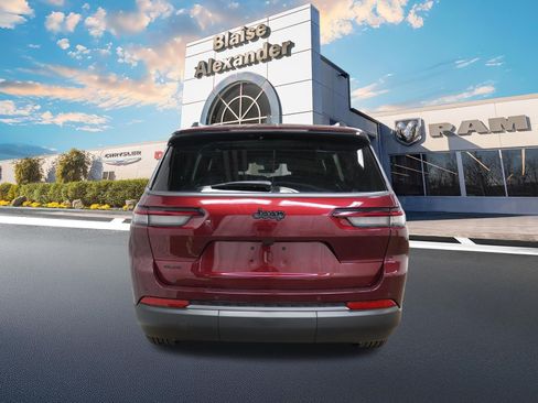 New 2026 Jeep Grand Cherokee L 4WD image 8