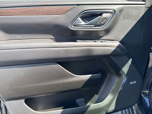 Used 2024 Chevrolet Tahoe High Country w/ Premium Package AWD/4WD image 13