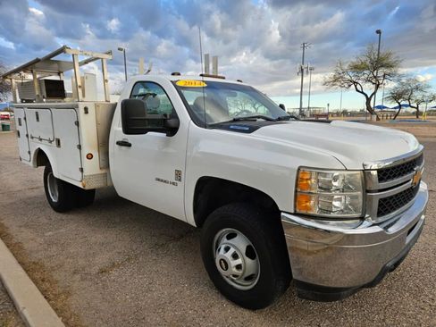 Used 2014 Chevrolet Silverado 3500 W/T image 2
