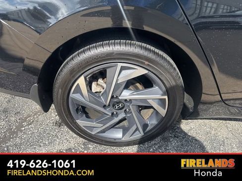 Used 2025 Hyundai Elantra Sport FWD image 33