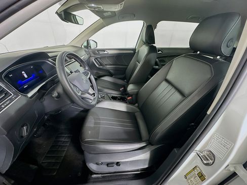 Used 2024 Volkswagen Tiguan SE image 13