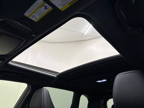 New 2025 Subaru Forester Limited image 22