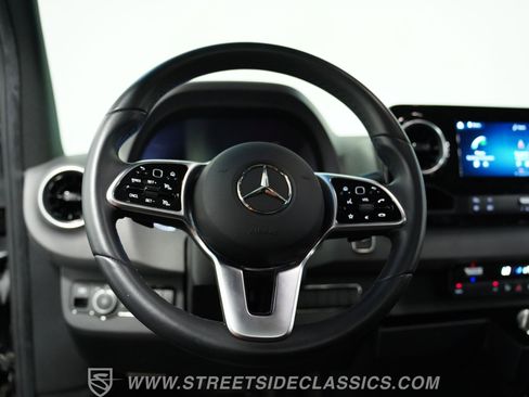 Used 2022 Mercedes-Benz Sprinter 2500 image 36