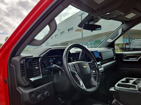 Used 2023 Chevrolet Silverado 1500 LT AWD/4WD image 10