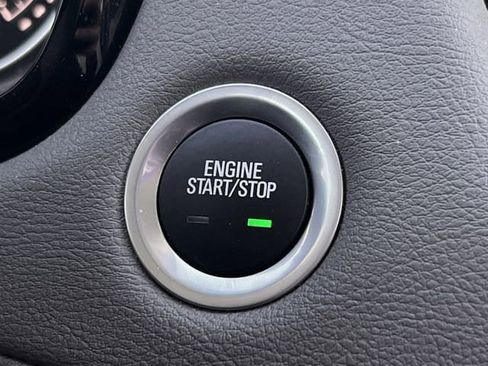 Certified 2022 Cadillac XT5 Premium Luxury image 19