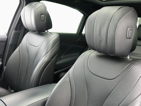 Used 2017 Mercedes-Benz S 550 Sedan w/ Sport Package w/ Sport Package image 29