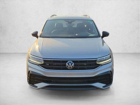 Used 2023 Volkswagen Tiguan SE R-Line FWD image 2