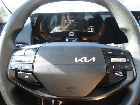 Used 2025 Kia K4 FWD image 15
