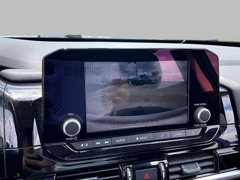 Used 2025 Nissan Pathfinder SV FWD image 25