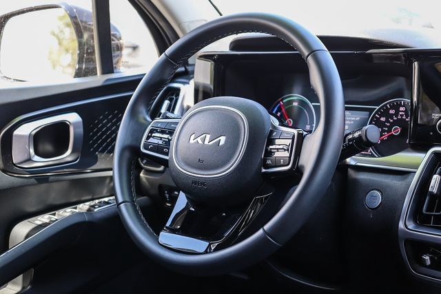 Certified 2023 Kia Sorento EX FWD image 16