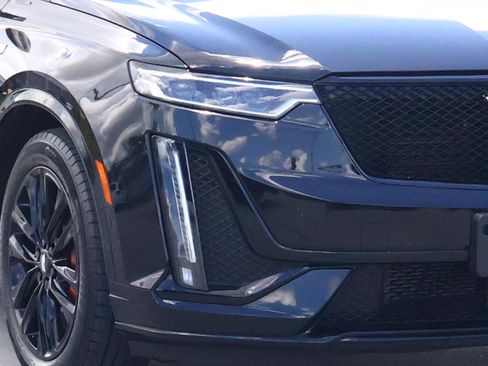 Used 2023 Cadillac XT6 Sport w/ LPO, ONYX Package AWD/4WD image 7